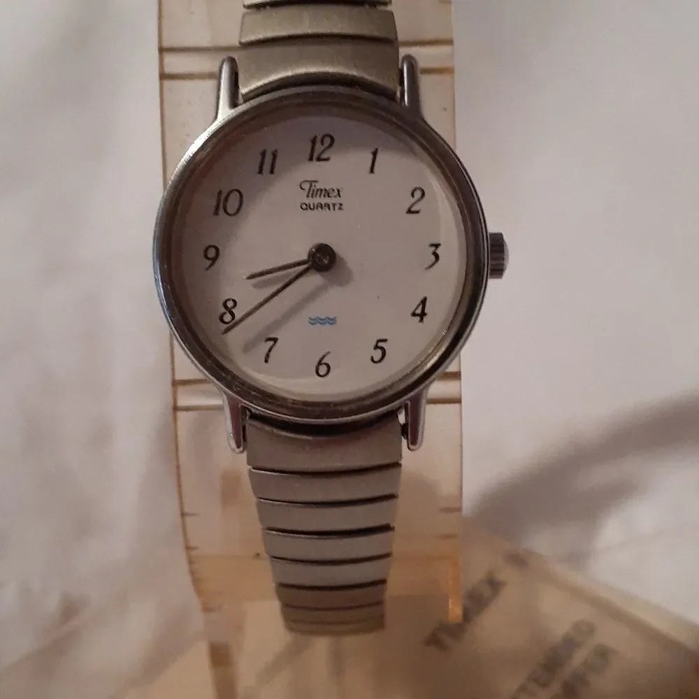 NOS 1994 Ladies Timex Quartz Watch 44557 Stand‎ +